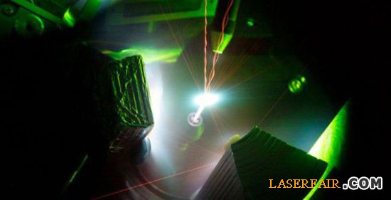 laser-820420.jpg 超强激光产生比太阳还热的等离子体