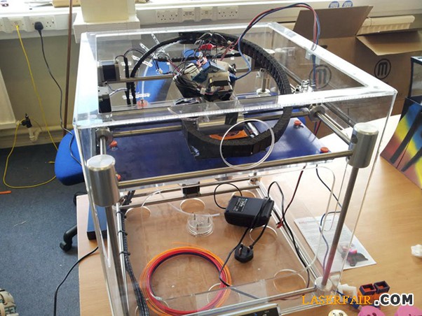 英国大学生立志开发全彩色多材料3D打印机_3