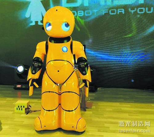 国内首款商用机器人春节将上岗