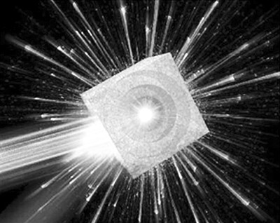 日本利用激光发现“微泡内爆”全新粒子加速机制