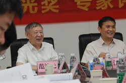 第六届“红光奖”专家评审会在深圳大学召开