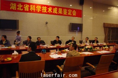 全固态11W紫外激光器\/30W红外激光器通过科