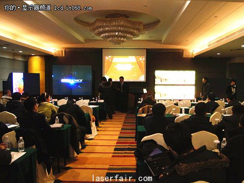 乾锟光电主办激光背投展示会于上海举行