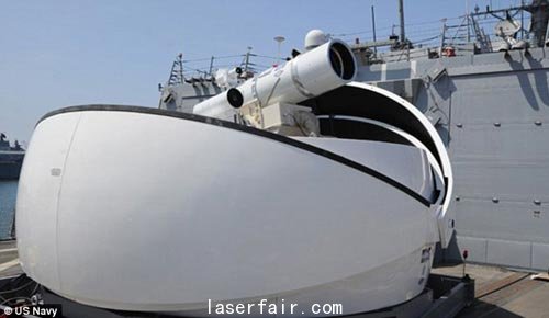 美国海军周一的时候宣布将在军舰上部署激光武器原型机，并在2014年将其送往中东。