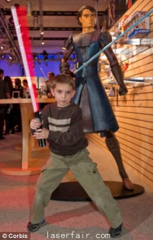 警惕玩具激光对眼睛的伤害 