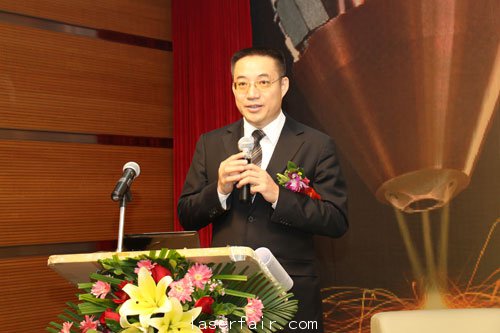 深圳光韵达光电科技股份有限公司董事长侯若洪当选为协会第一届会长
