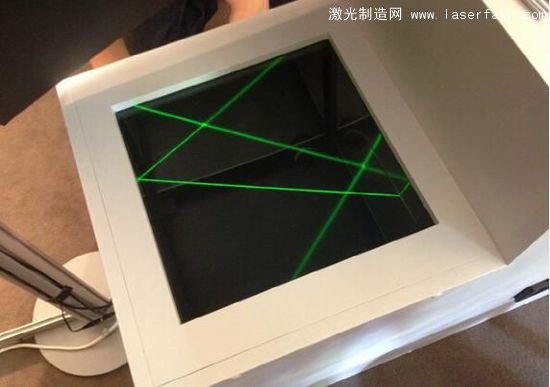 这款相机利用激光能够拍摄到视野外的物体