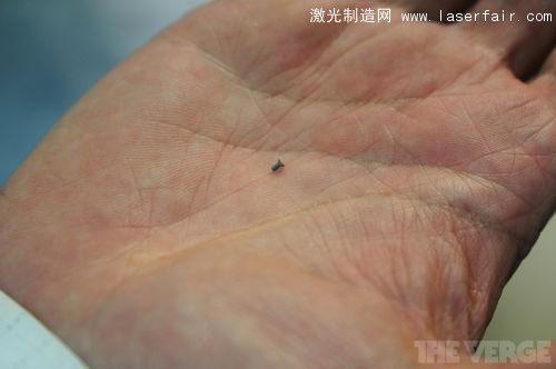 一探Vertu总部究竟：最奢侈的手机是怎么造出来的？