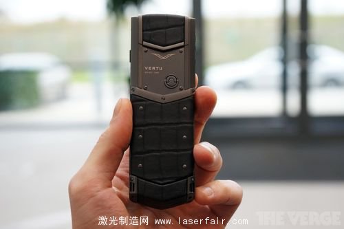 一探Vertu总部究竟：最奢侈的手机是怎么造出来的？