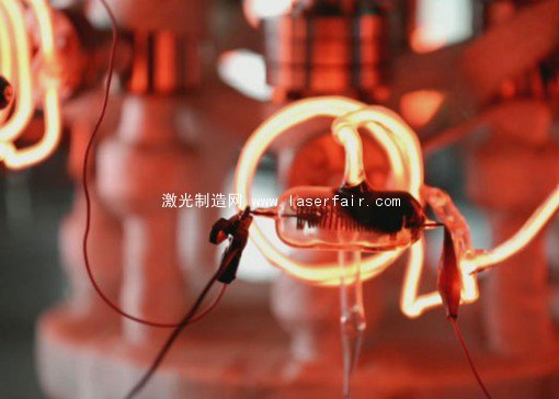 绝对忠诚·丁金星:激光里耀眼的忠诚