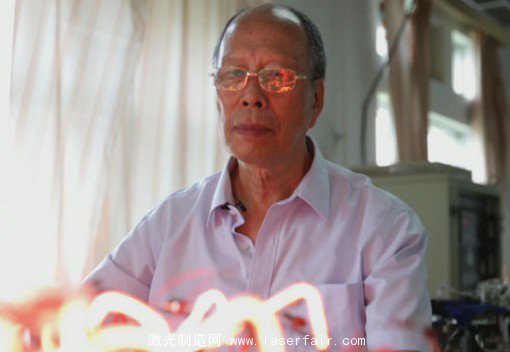 绝对忠诚·丁金星：激光里耀眼的忠诚