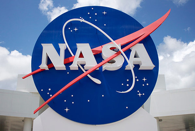 SpaceX和波音获NASA订单 价值70亿美元 