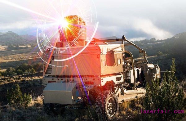 资料图片：可搭载在轻型突击车上的美军“高能激光武器系统”。（美国雷神公司官网）