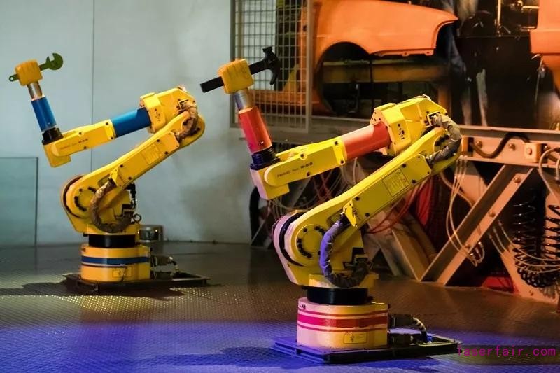傳統工業機器人VS協作機器人