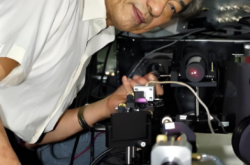 晶体物理学家闵乃本：19 年冷板凳“座热”冷门领域