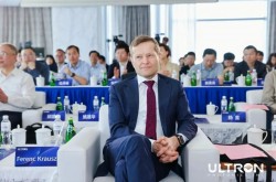 “四度”牵手！这位国际激光“大拿”为中国高校及激光大厂带来了什么？