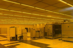 浙江“年产1亿只光子器件项目”通线