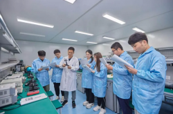 为激光器打造更大更强的“心脏”！青年科创者丁守军的逐光之路